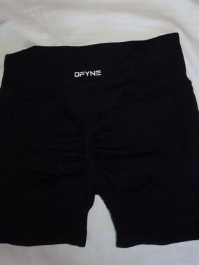 DFYNE shorts 
Almost never worn 
Size small
Black
